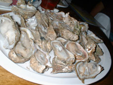 A W. Shuck's（Charleston）で、生牡蠣２ダースプレート