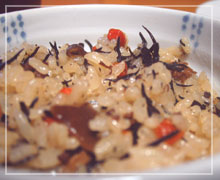 沖縄の炊き込みご飯「じゅーしぃ」