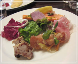 グランドハイアット東京「THE FRENCH KITCHEN」にて、ブッフェスタイルの前菜