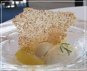 銀座「タテルヨシノ」にて、デザートは「ピーニャコラーダ」