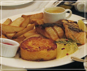 ホテル日航東京「Taronga」にて、ファミリープレート、どどんとお魚料理。