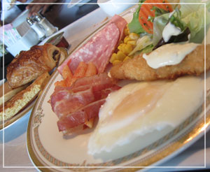 ホテル グランパシフィック LE DAIBA のブッフェ朝食。