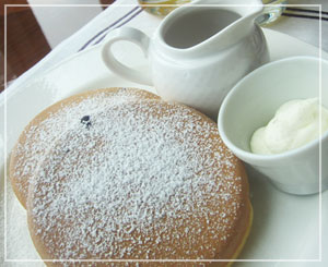 コンラッド東京の朝御飯。絶品だったブルーベリーパンケーキ。
