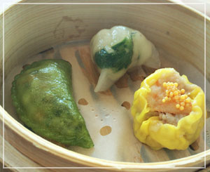 日本橋「SENSE」にて、蒸し餃子３種類。味も食感も異なる素敵なバランス。