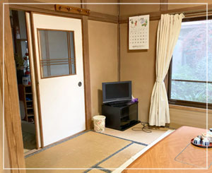 おばあちゃん家かな?という風情のお部屋でした。