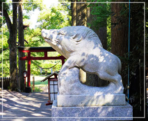 和気神社は、狛犬ではなく狛豬なんですねー。