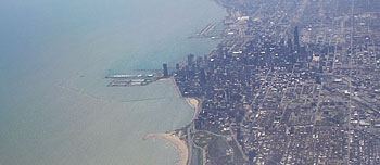 空から見たシカゴの町並。都会だわぁ〜